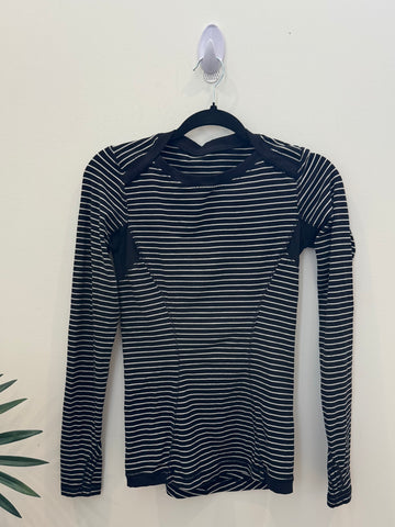Epic Athletic - size 4 (Lulu)