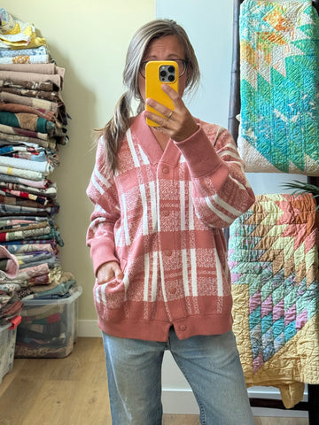 Epic Knit - fits XL/XXL (last 2 snaps don’t work)