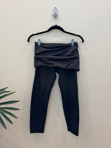 Epic Athletic - size 4 (Lulu)