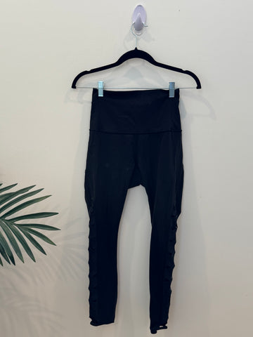 Epic Athletic - size 6 (Lulu)