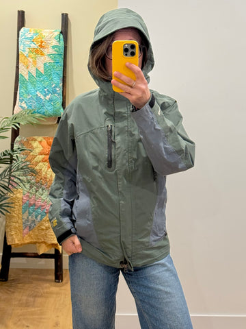 Epic Rain Jacket - sm (Mountain Hard Wear)