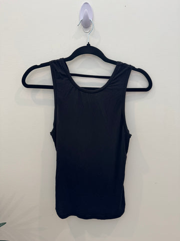 Epic Athletic - size 4 (Lulu)