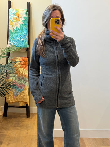 Epic Fleece - fits xs/sm (Bench)