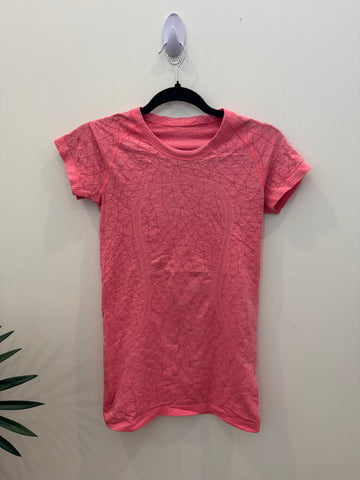 Epic Athletic - size 4 (Lulu)