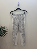 Epic Athletic - size 8 (Lulu)