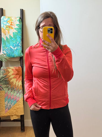 Epic Athletic - size 4 (Lulu)