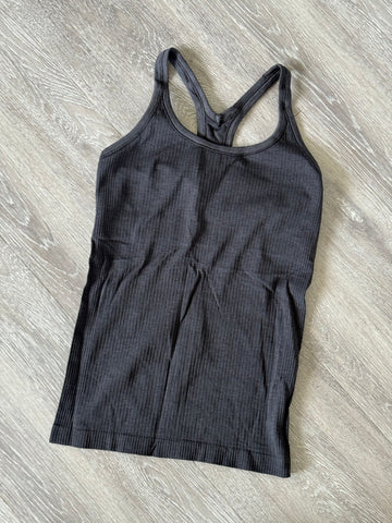Epic Athletic - size 6 Lulu